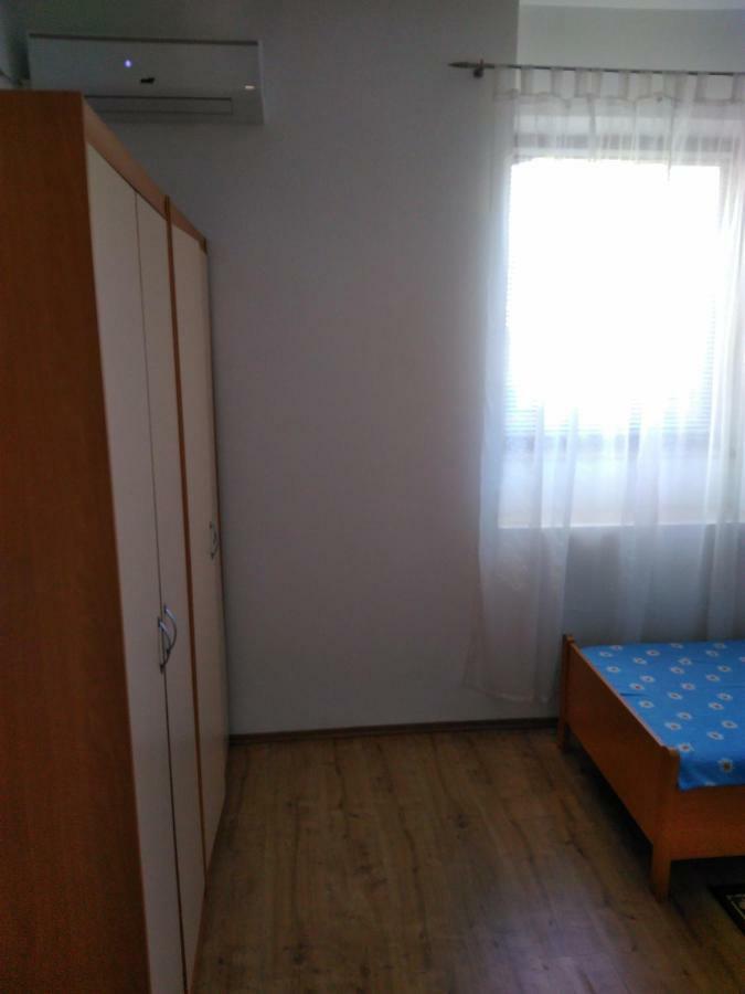 Mara Appartement Pula Buitenkant foto