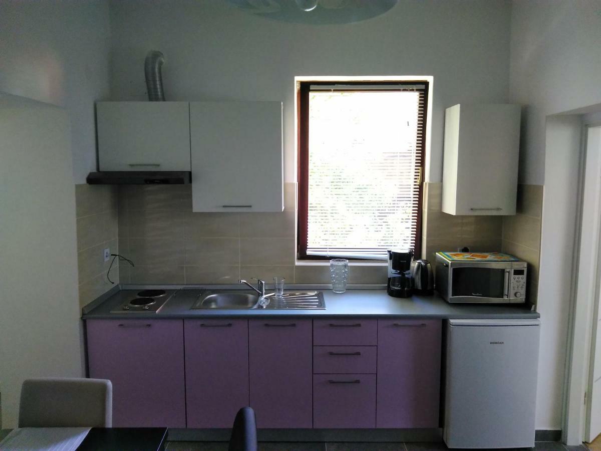 Mara Appartement Pula Buitenkant foto
